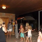 Camping Mobil 34m² Avec Terrasse Pour 6 A - Api-1-52-331 *