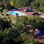 Camping Mobil 34m² Avec Terrasse Pour 6 A - Api-1-52-331 Devillac