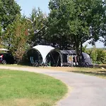 Camping Mobil 34m² Avec Terrasse Pour 6 A - Api-1-52-331 *