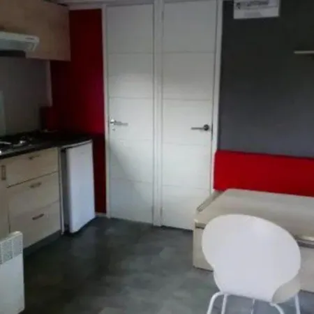 Mobil 34m² Avec Terrasse Pour 6 A - Api-1-52-331 Campingplatz