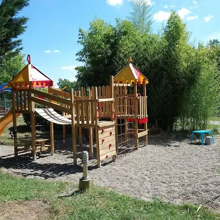 Kemp Mobil 34m² Avec Terrasse Pour 6 A - Api-1-52-331 Devillac