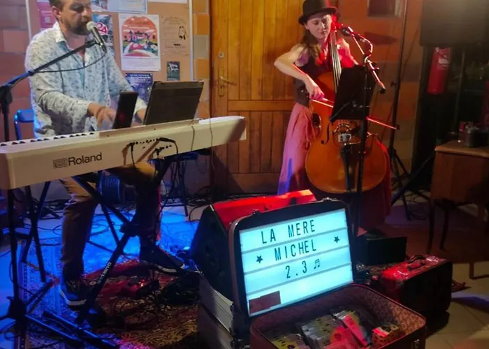 Mobil 34m² Avec Terrasse Pour 6 A - Api-1-52-331 Kemp Devillac