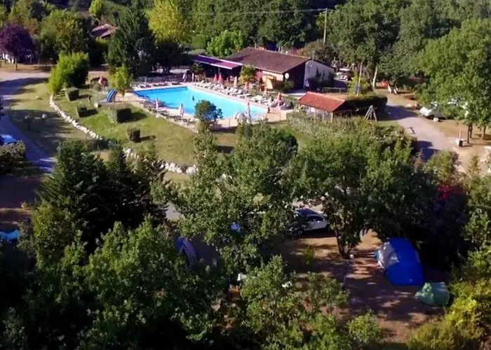 Mobil 34m² Avec Terrasse Pour 6 A - Api-1-52-331 * Devillac